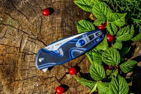 Нож складной Ruike Fang P105-Q черный/синий (Витрин. образец)