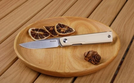 Нож складной Ruike D712-T белый