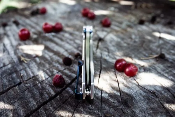 Уцененный товар Нож Ruike P801 серебряно-синий, P801-SF(Поврежденная упаковка)