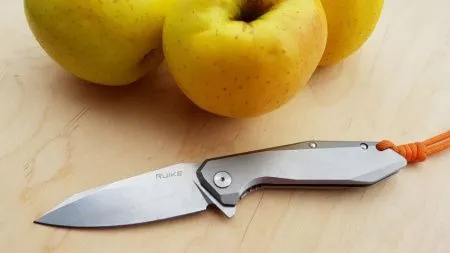 Нож Ruike P135-SF серебристый