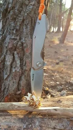 Нож Ruike P135-SF серебристый