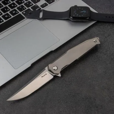 Уцененный товар Нож Ruike M108-TZ(Состояние - хорошее. Неотцентрован клинок. Комплектация полная)