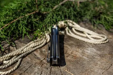 Нож Ruike Hussar P121 черный, P121-B