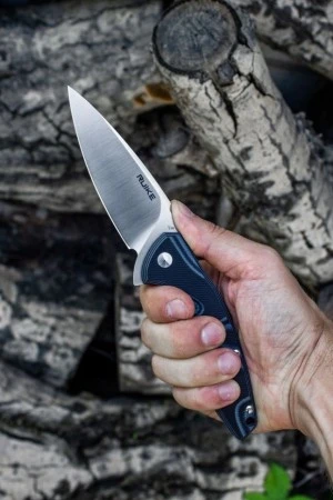 Нож складной Ruike Fang P105-Q черный/синий (Витрин. образец)