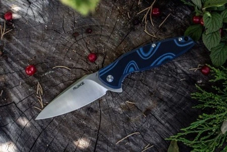 Нож складной Ruike Fang P105-Q черный/синий (Витрин. образец)