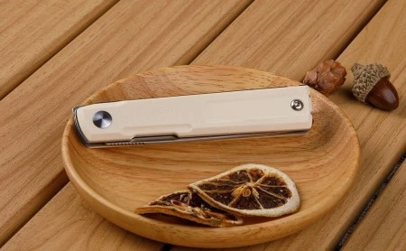 Нож складной Ruike D712-T белый