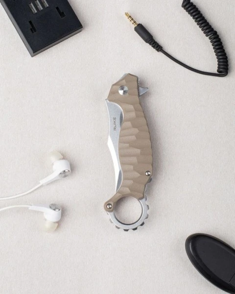 Нож складной Ruike P881-W песочный (Поврежденная упаковка.)