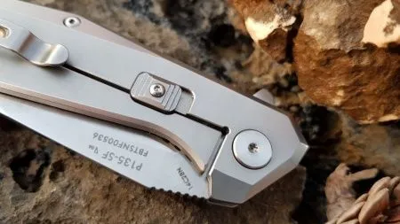 Нож Ruike P135-SF серебристый